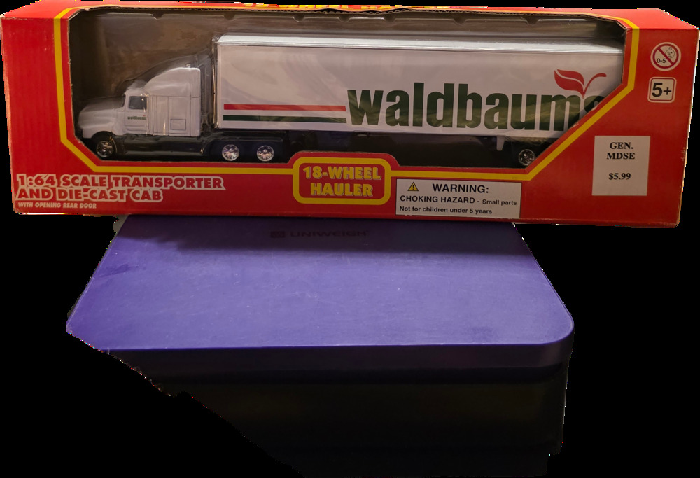 Waldbaums 18-Wheel Hauler 1:64 Scale Transporter Die-Cast Cab